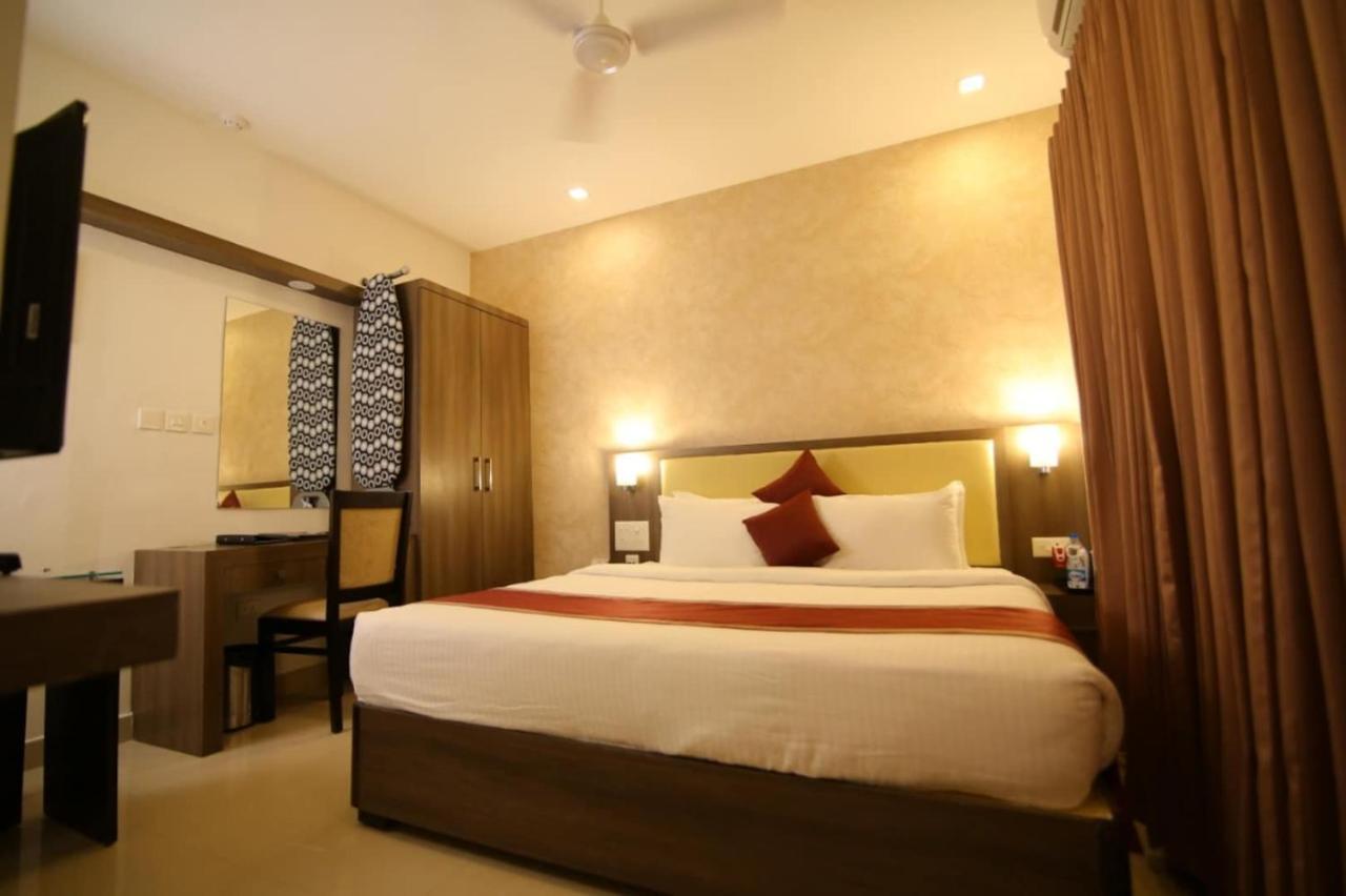 Hotel Monarch โคชิโคด ภายนอก รูปภาพ